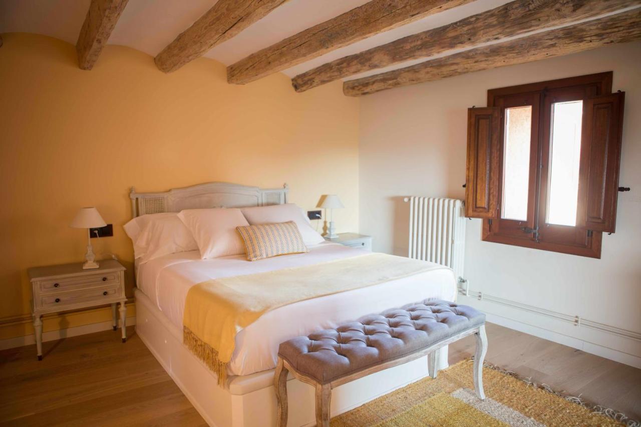 Casa Rural Masia Les Apieres El Pla de Manlleu Buitenkant foto