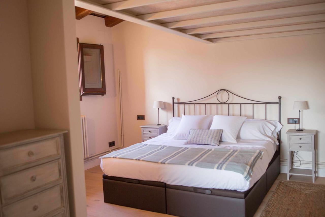 Casa Rural Masia Les Apieres El Pla de Manlleu Buitenkant foto
